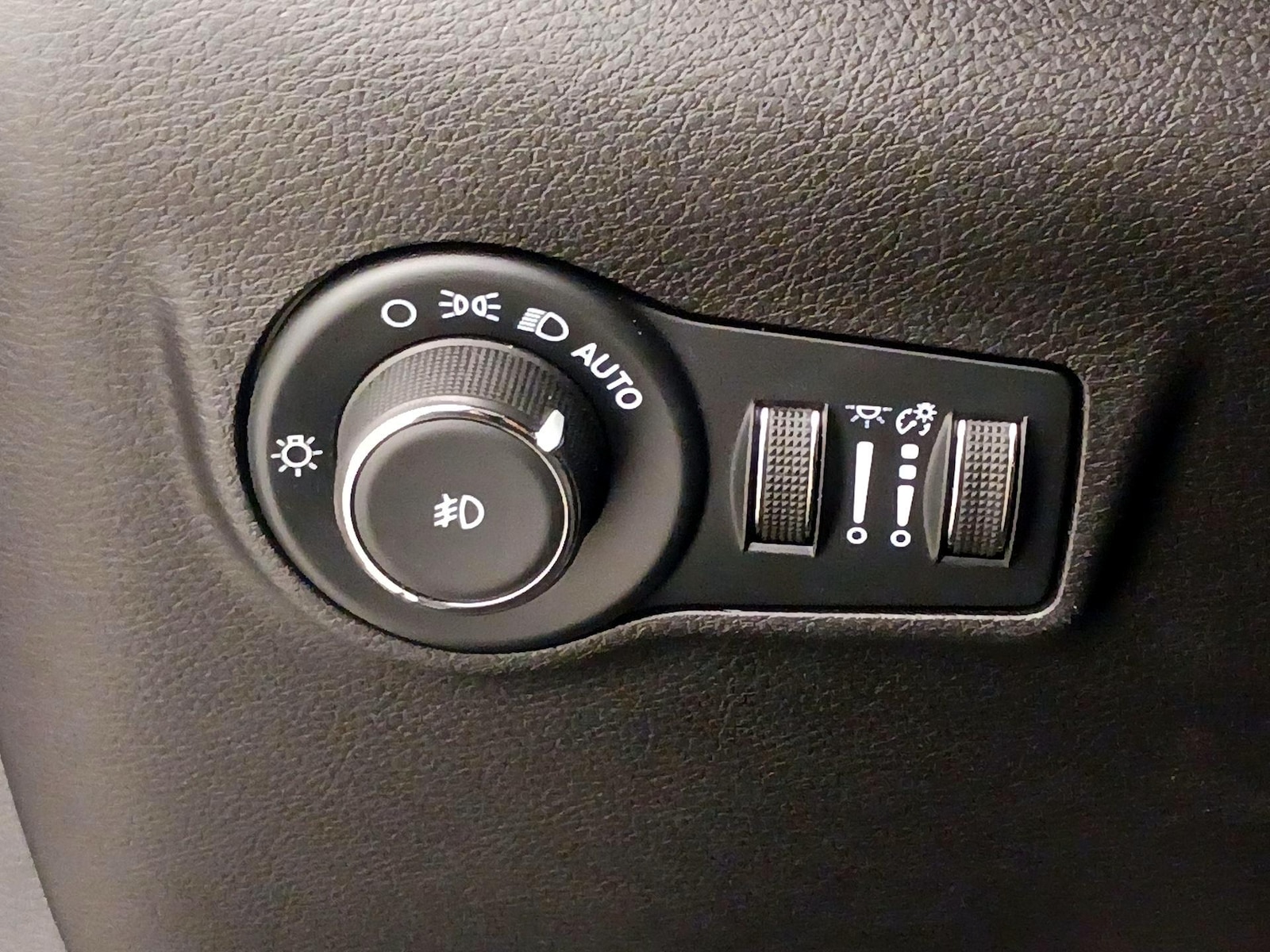 2025 Jeep Compass Limited - Photo 14