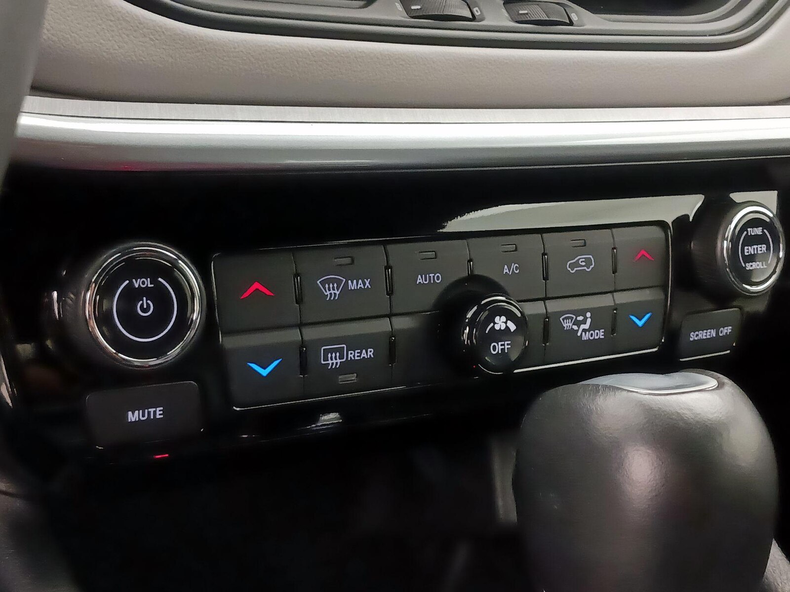 2025 Jeep Compass Limited - Photo 17