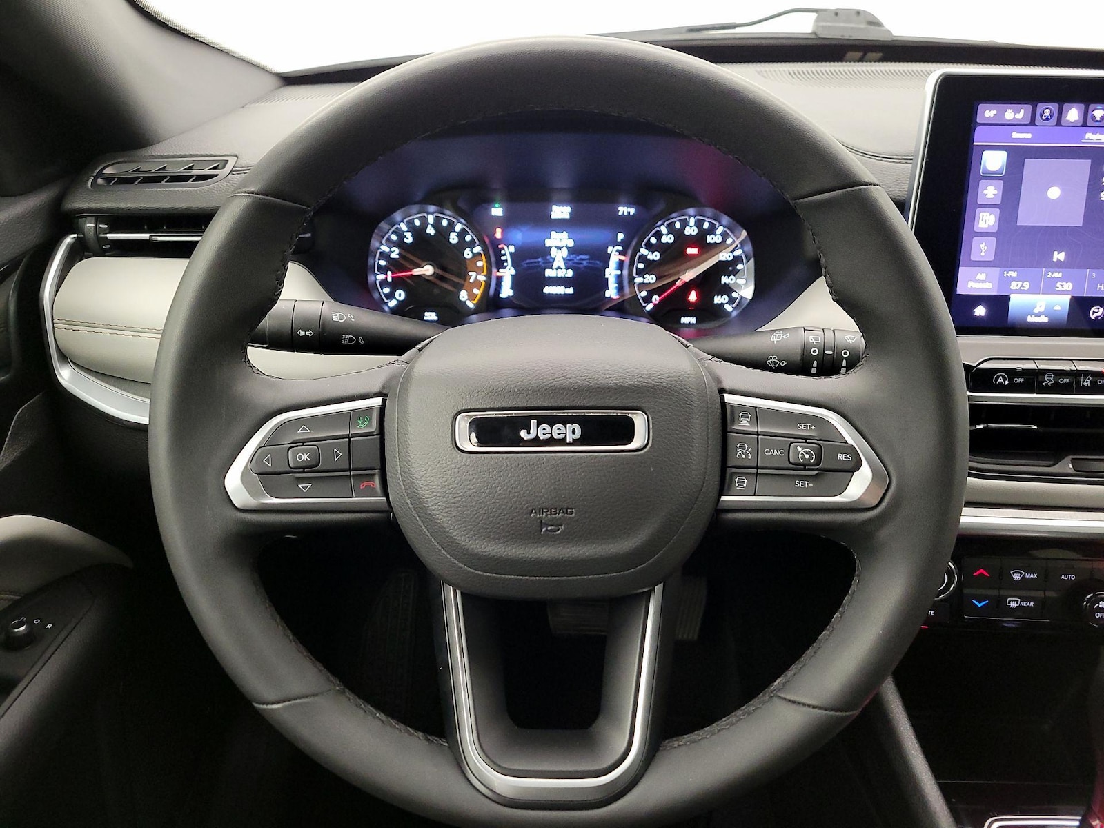 2025 Jeep Compass Limited - Photo 11