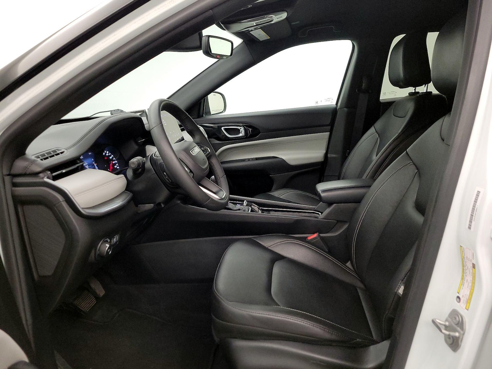 2025 Jeep Compass Limited - Photo 12