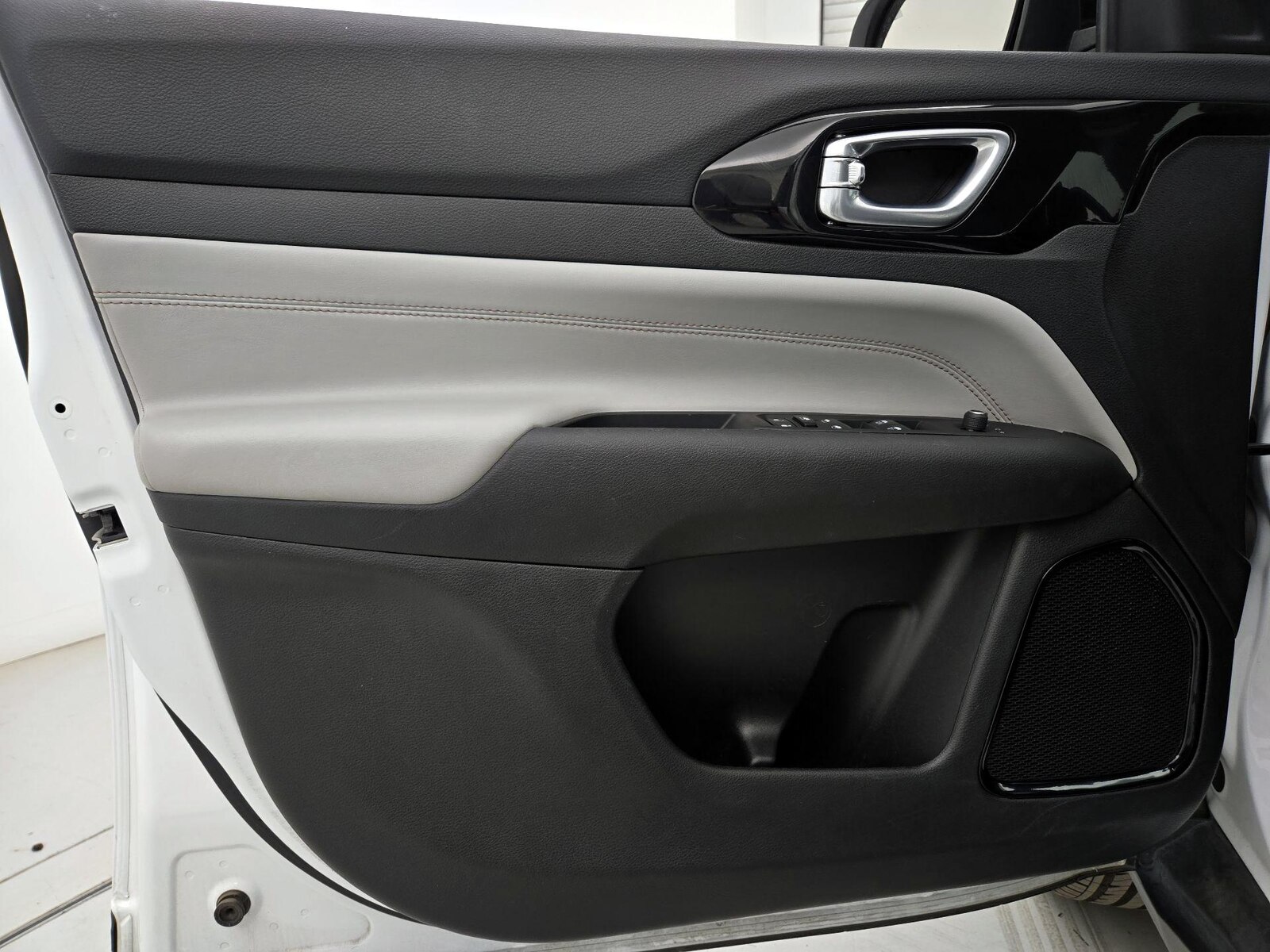 2025 Jeep Compass Limited - Photo 13