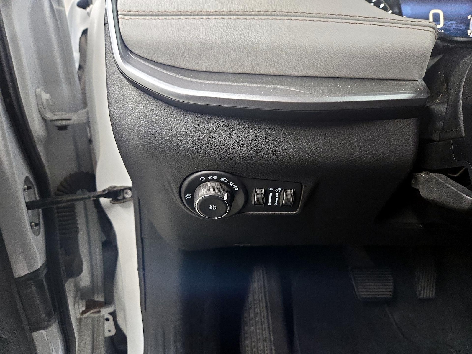 2025 Jeep Compass Limited - Photo 14