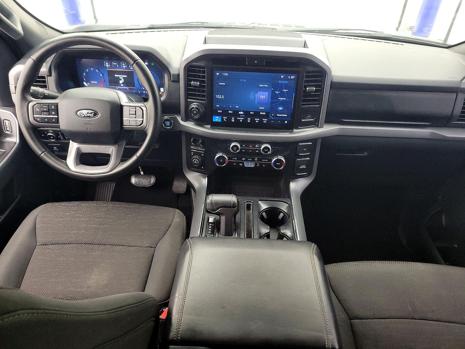 2025 Ford F-150 XLT - Photo 10