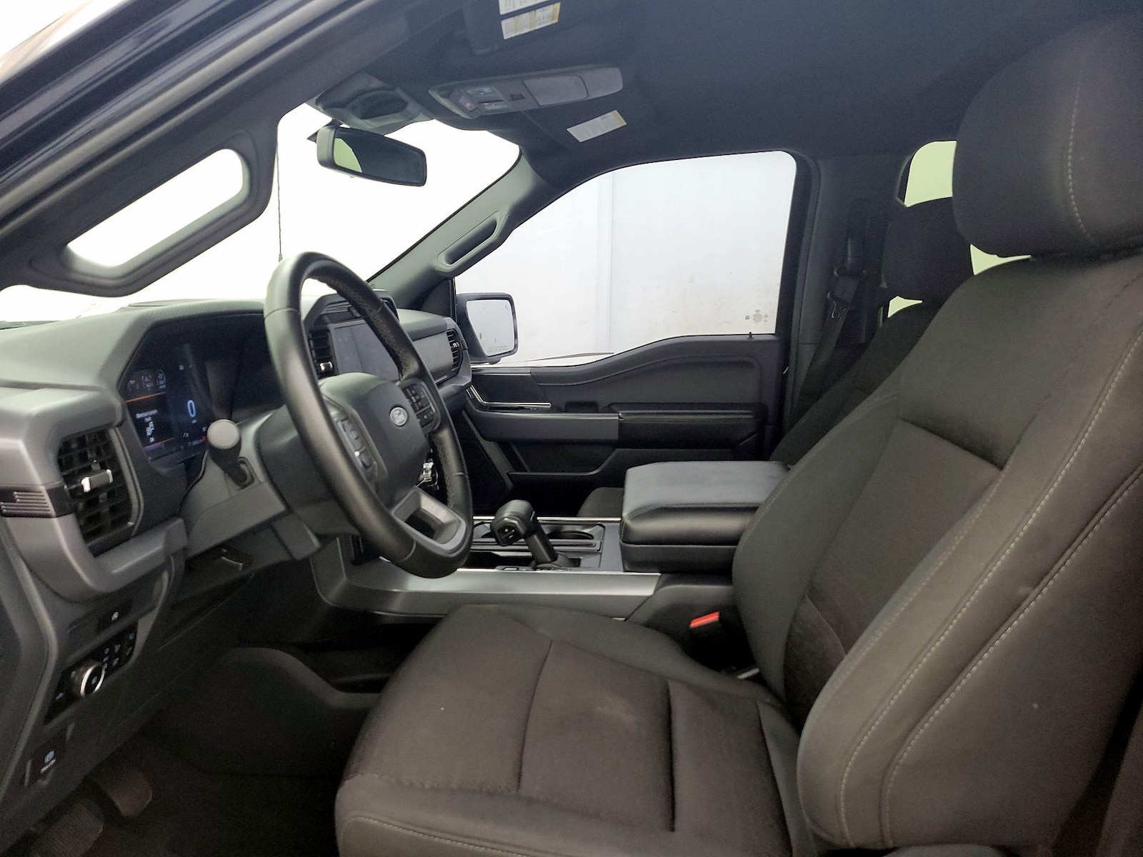 2025 Ford F-150 XLT - Photo 12
