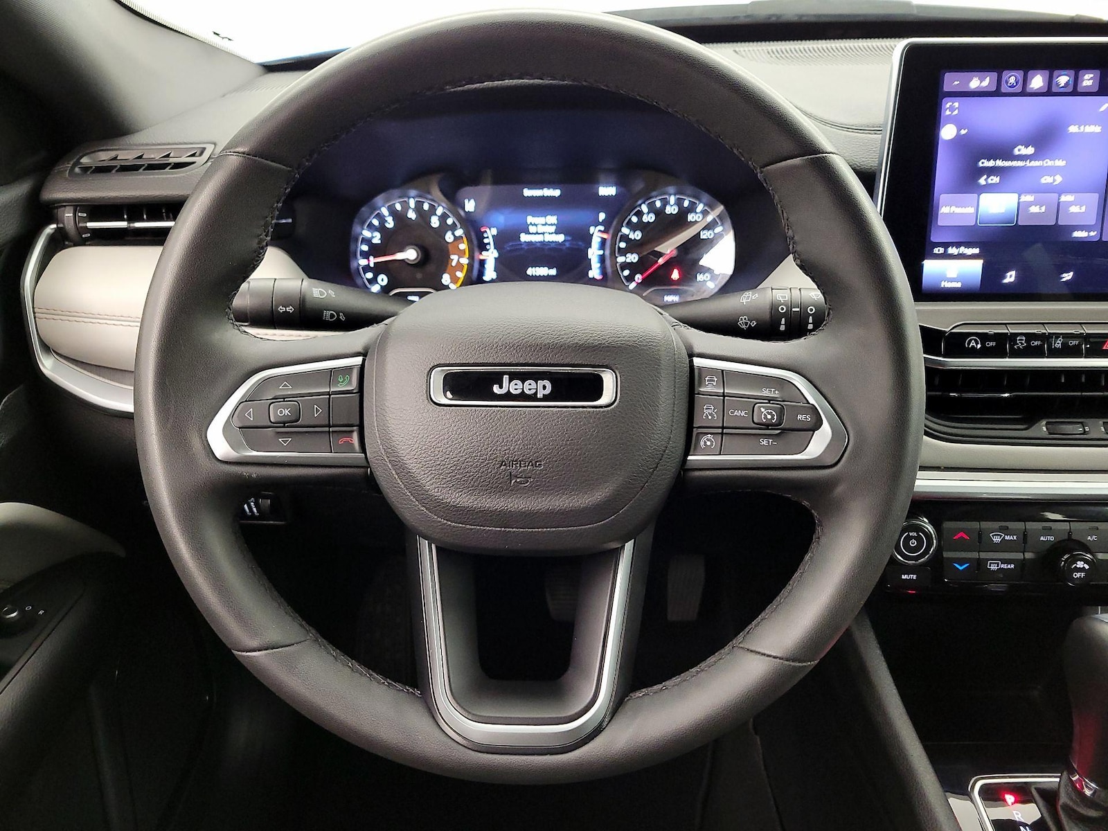 2025 Jeep Compass Limited - Photo 11