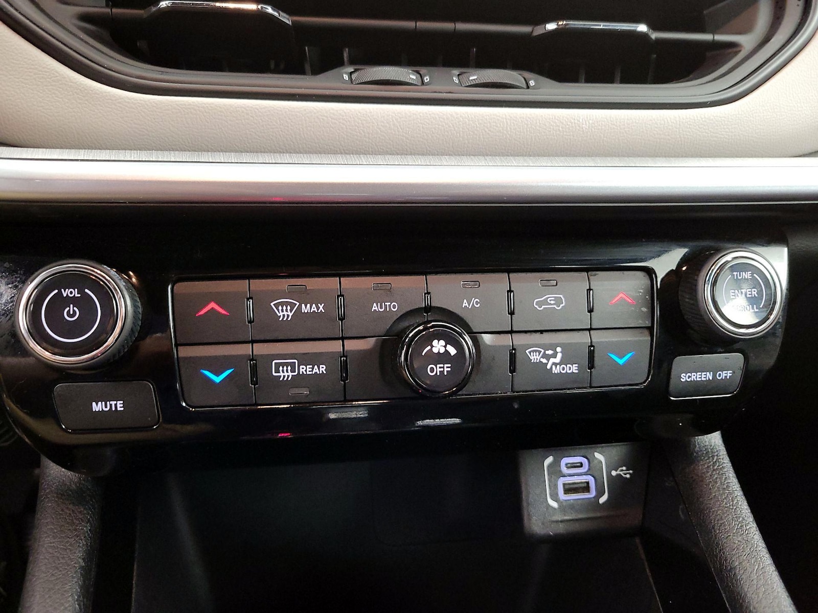 2025 Jeep Compass Limited - Photo 17