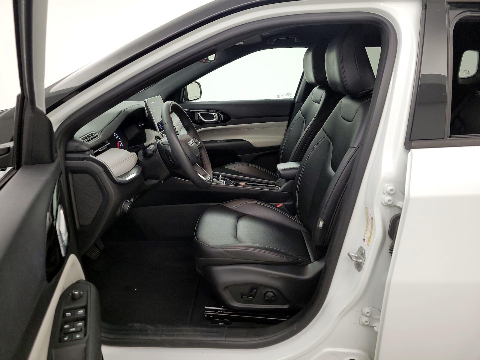 2025 Jeep Compass Limited - Photo 12