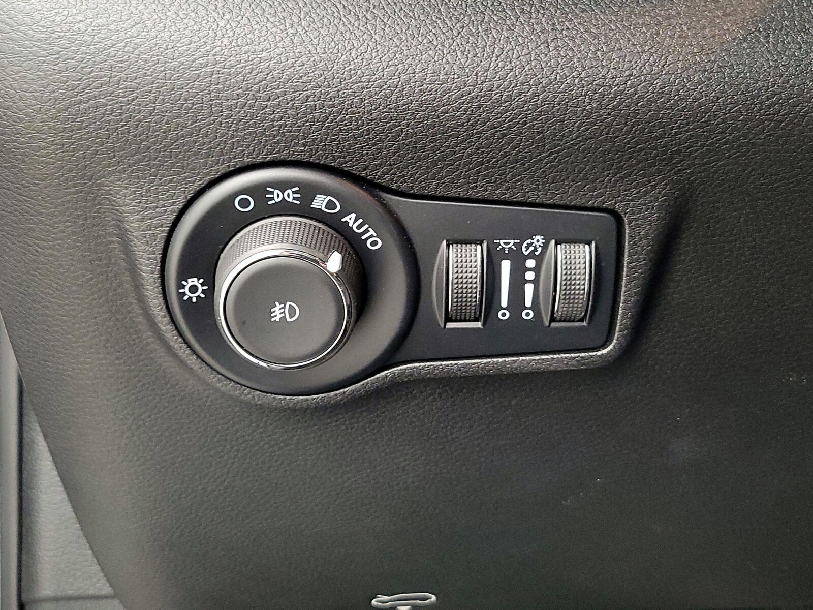 2025 Jeep Compass Limited - Photo 14