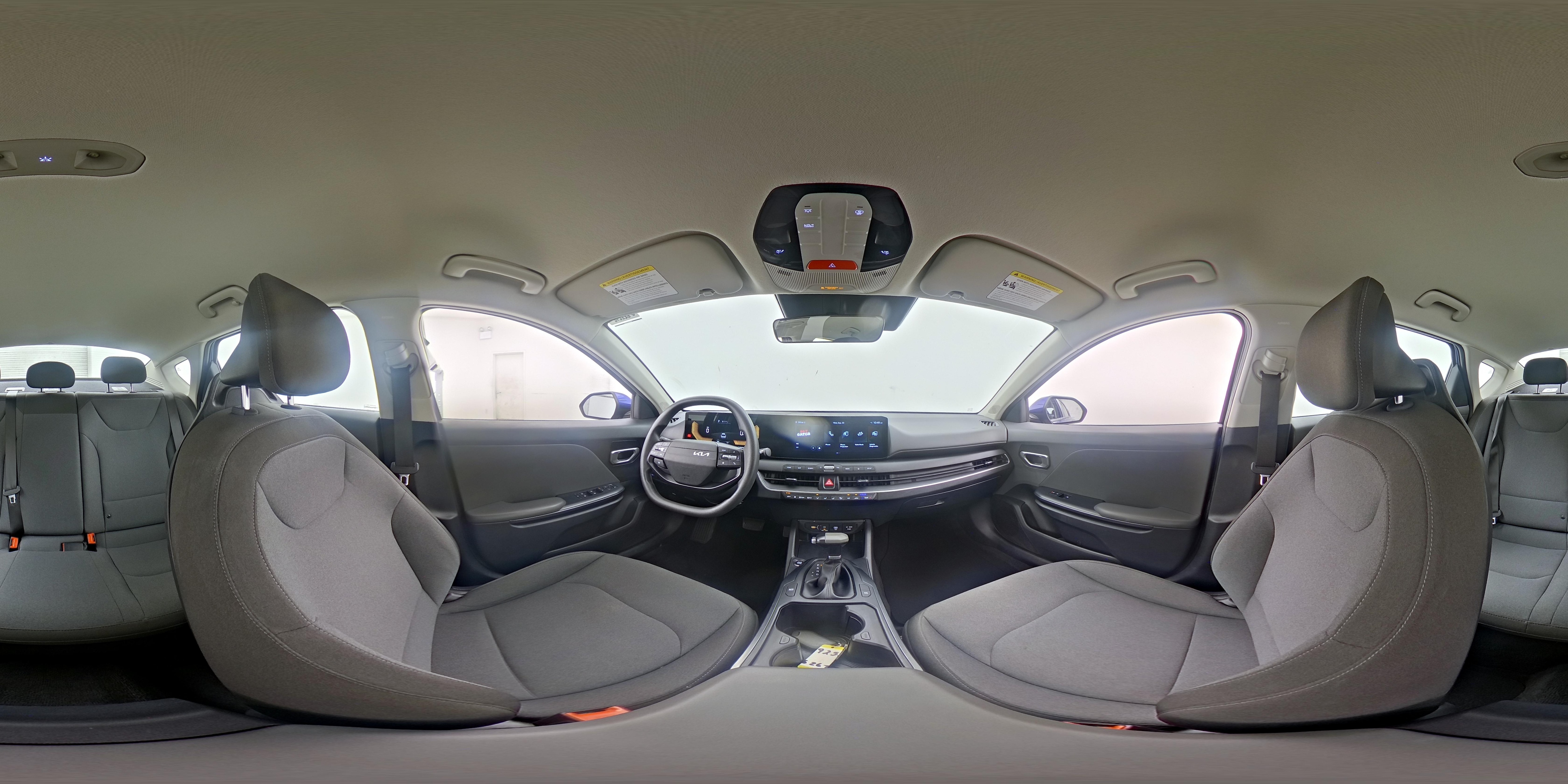 2025 Kia K4 LXS - Photo 24