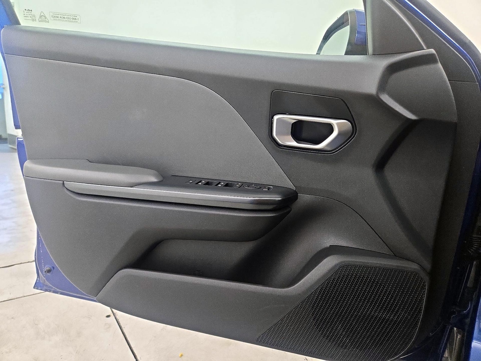 2025 Kia K4 LXS - Photo 13