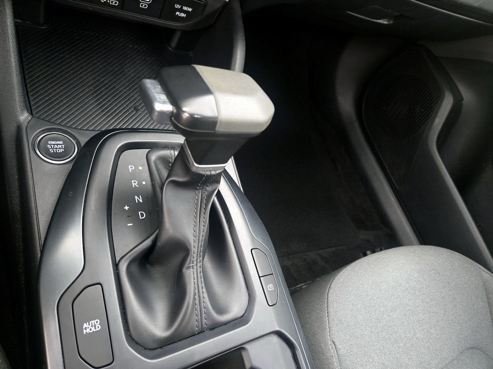 2025 Kia K4 LXS - Photo 18