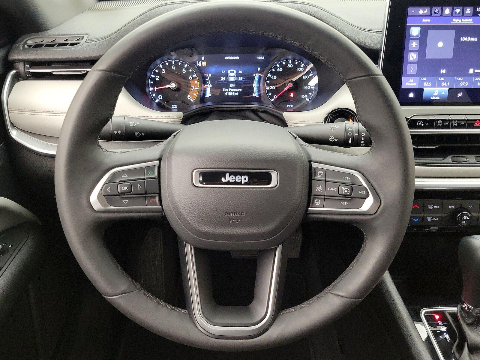 2025 Jeep Compass Limited - Photo 11