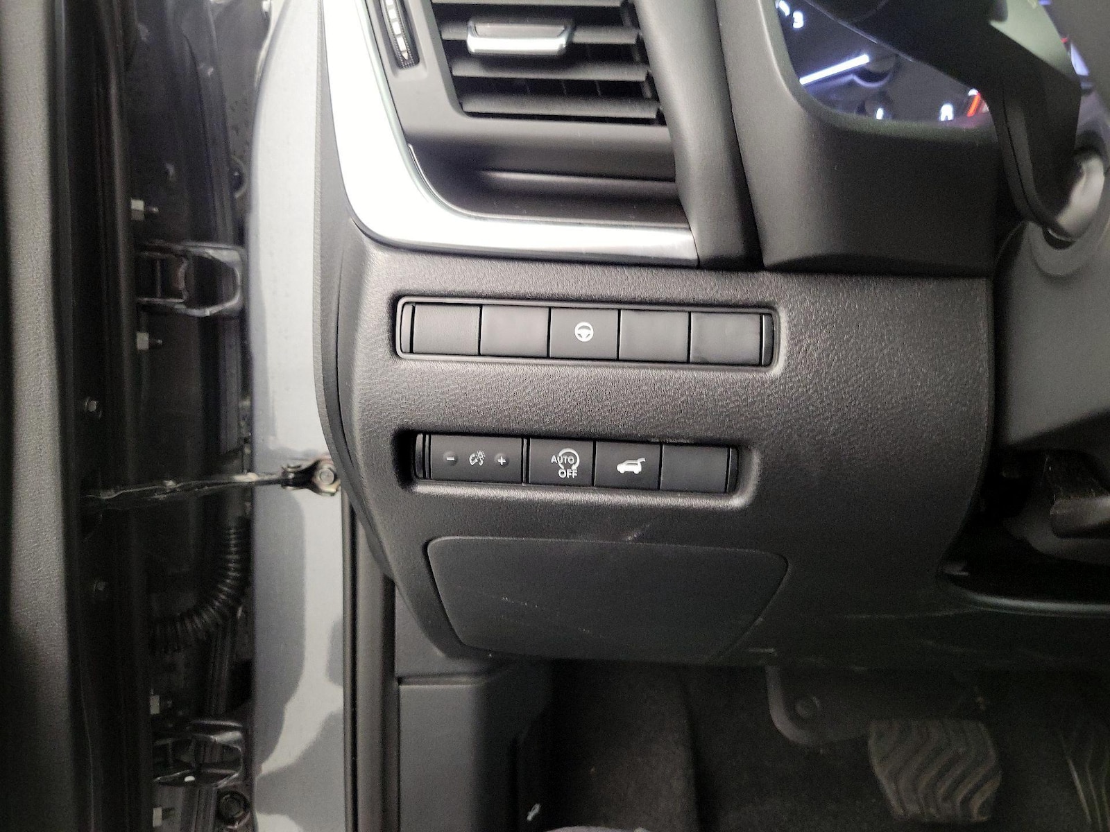 2026 Nissan Rogue SV - Photo 14