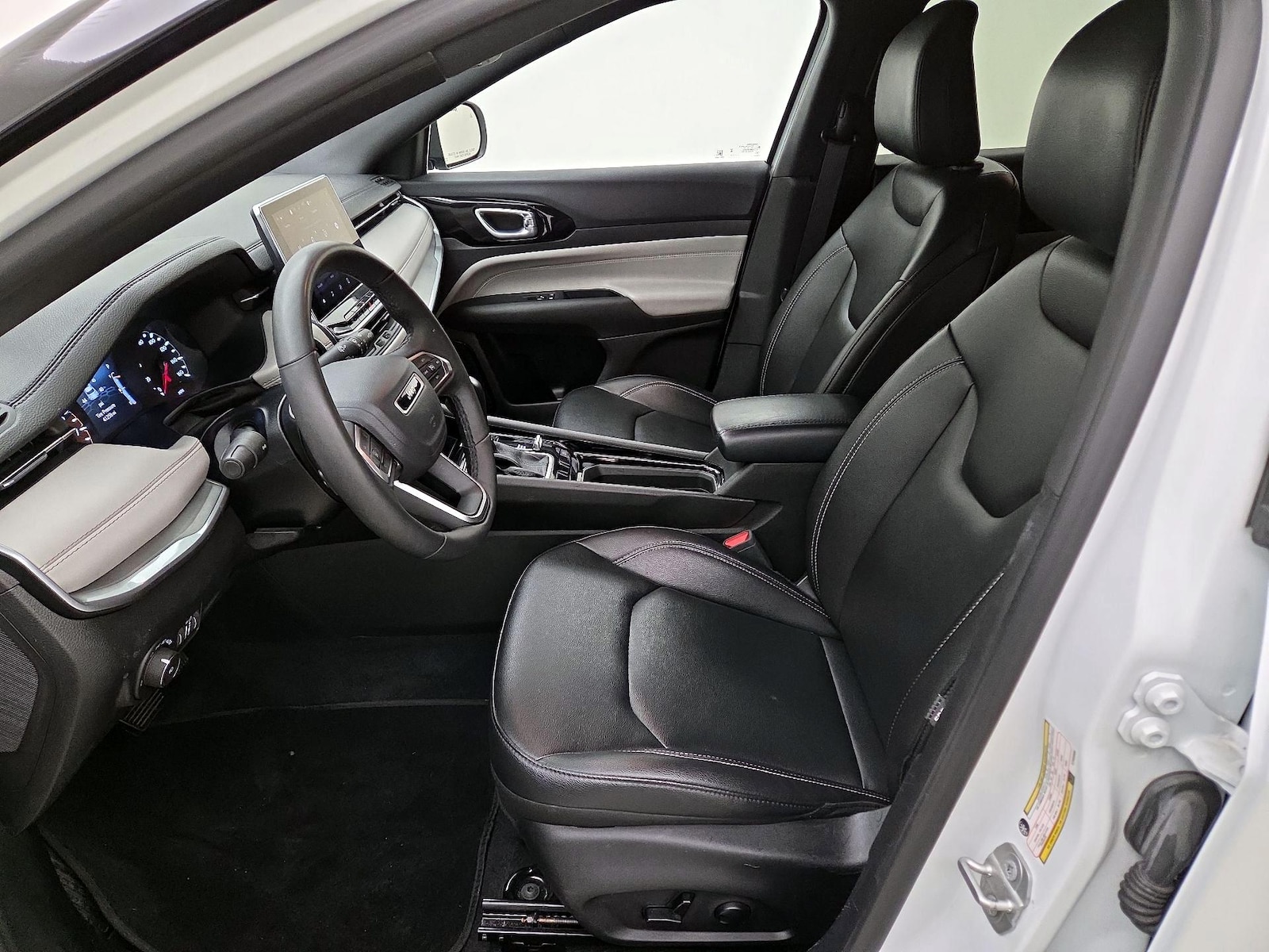 2025 Jeep Compass Limited - Photo 12