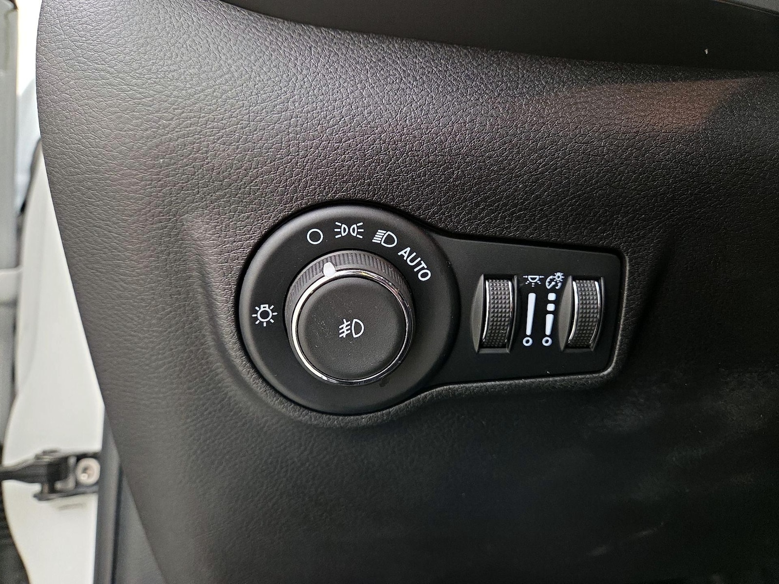2025 Jeep Compass Limited - Photo 14