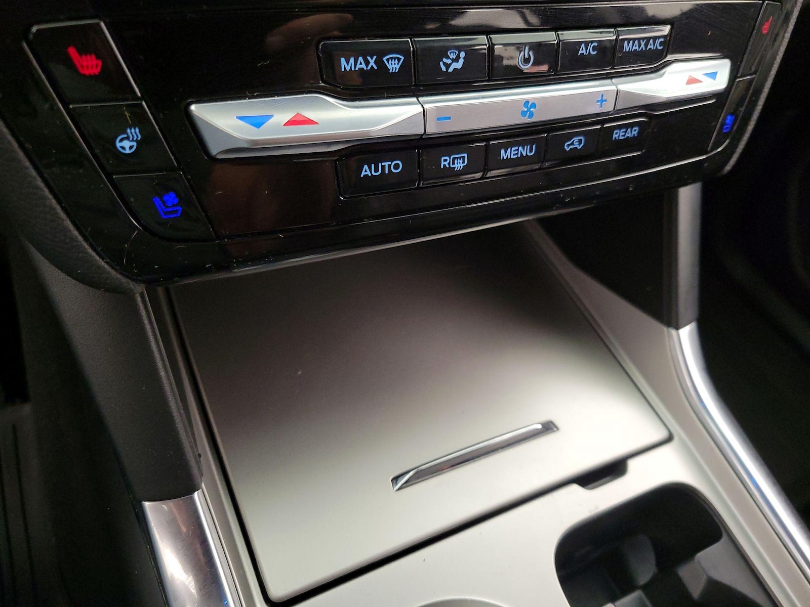 2022 Ford Explorer Limited - Photo 18