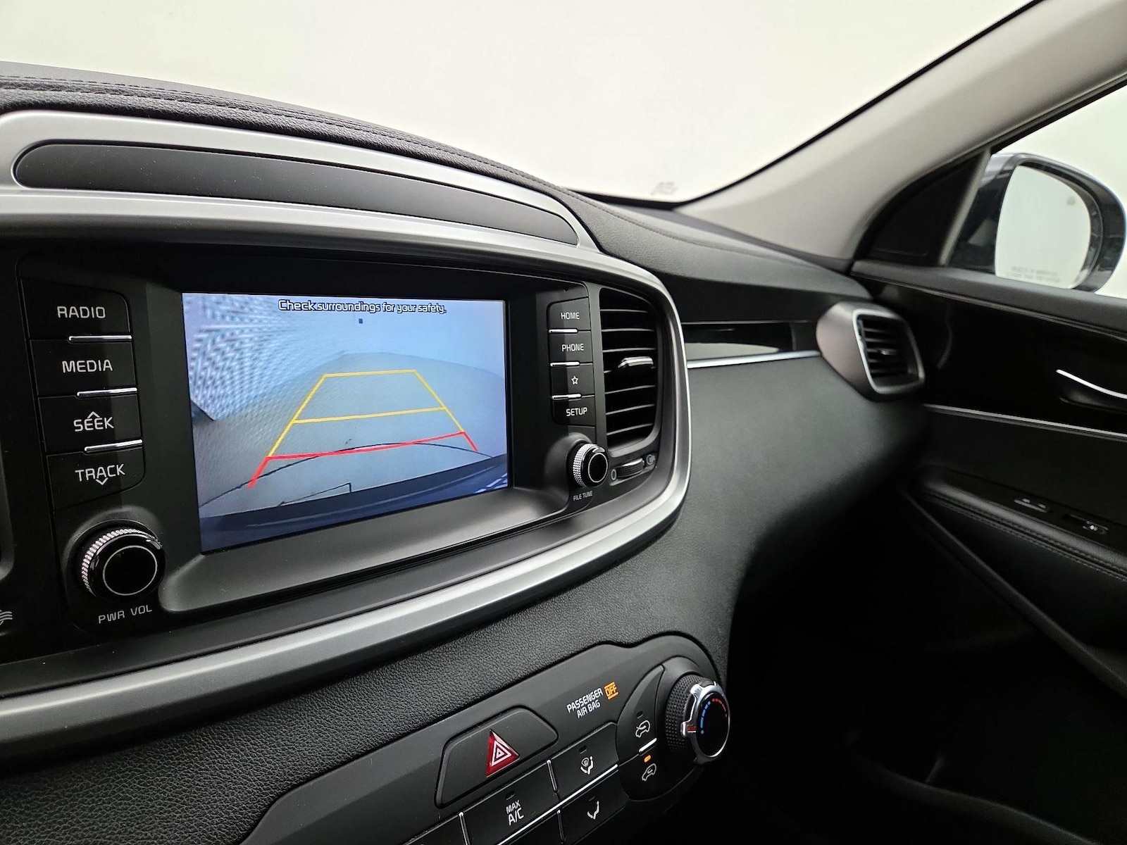 2020 Kia Sorento LX - Photo 15