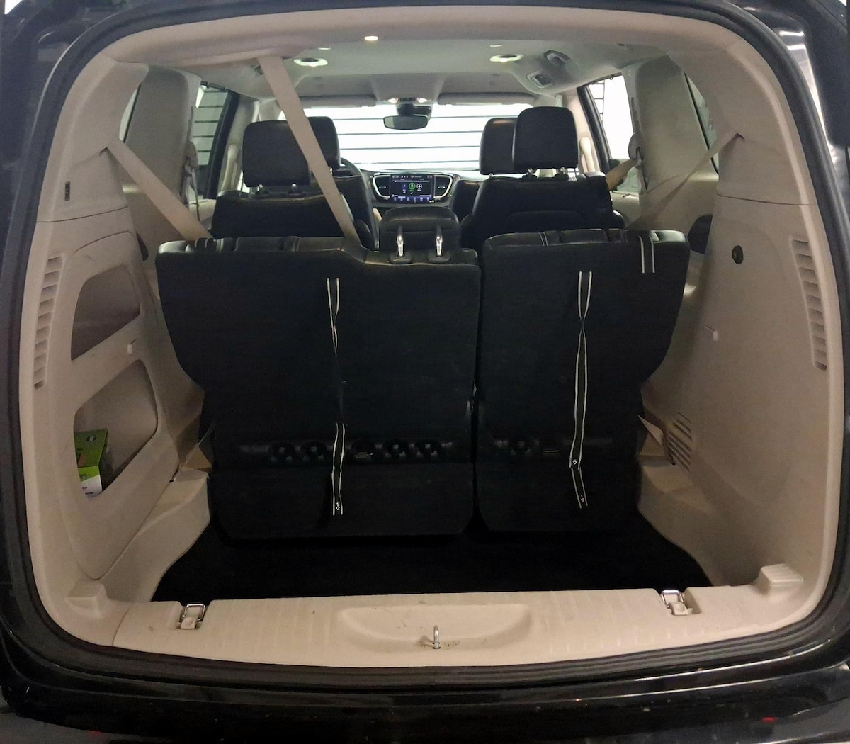 Trunk/Cargo (Seats Up)