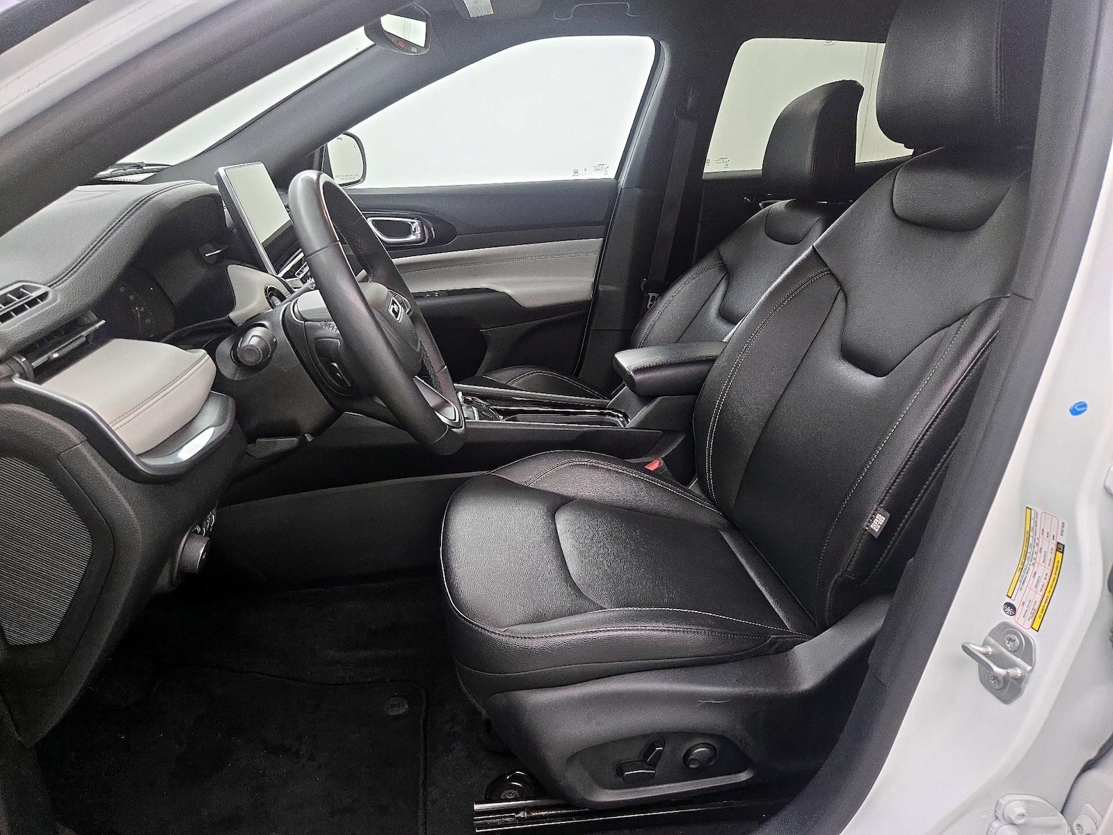 2025 Jeep Compass Limited - Photo 12
