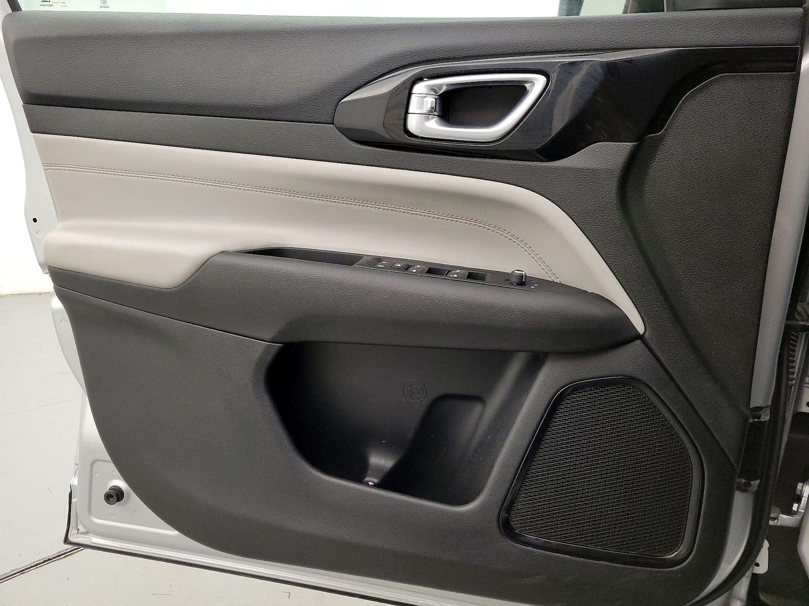 2025 Jeep Compass Limited - Photo 13