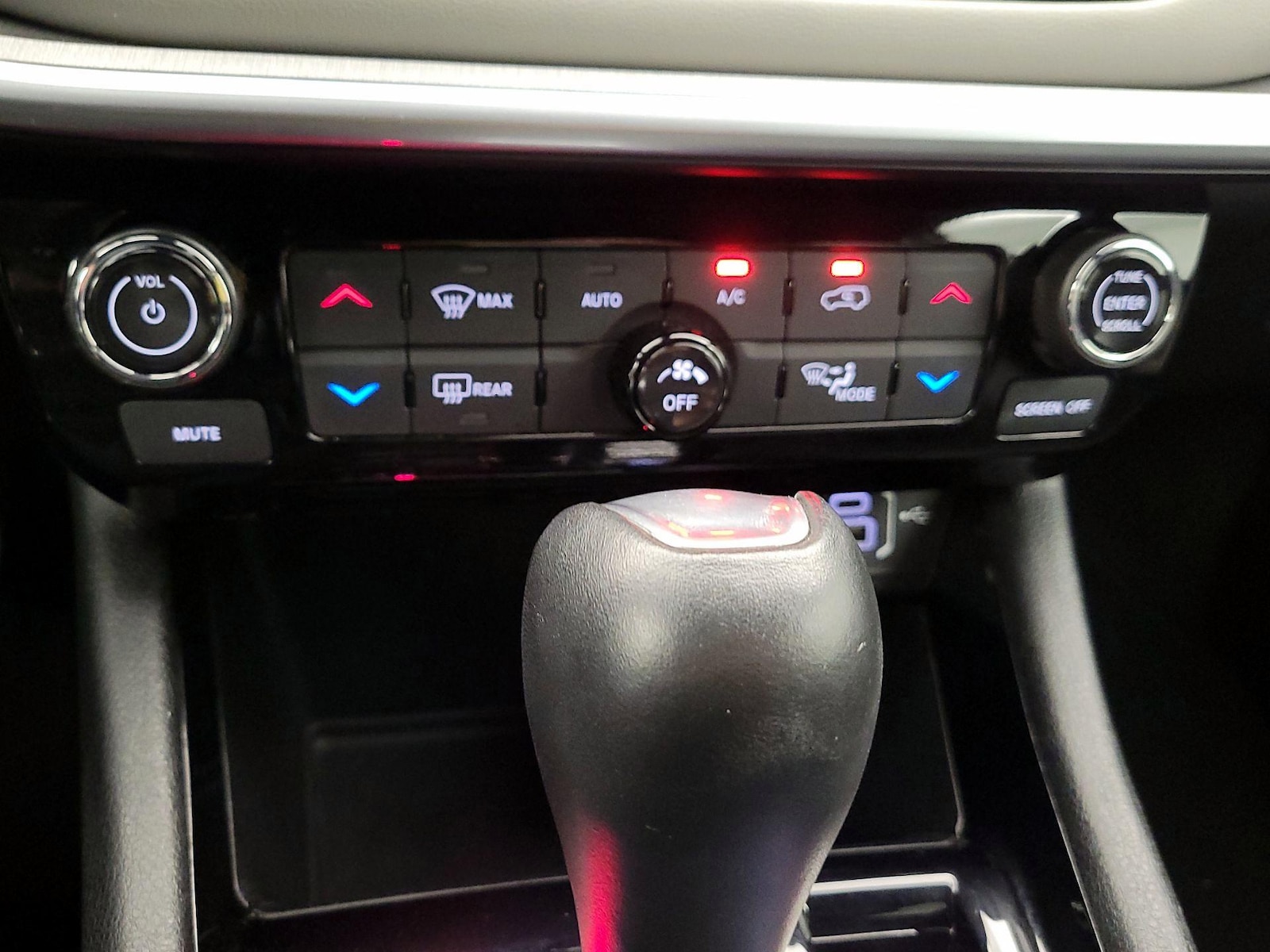2025 Jeep Compass Limited - Photo 17