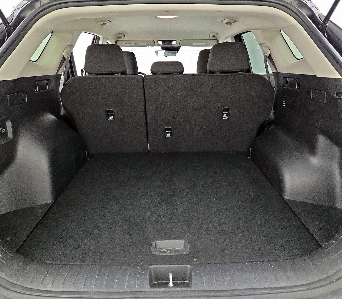 Trunk/Cargo (Seats Up)