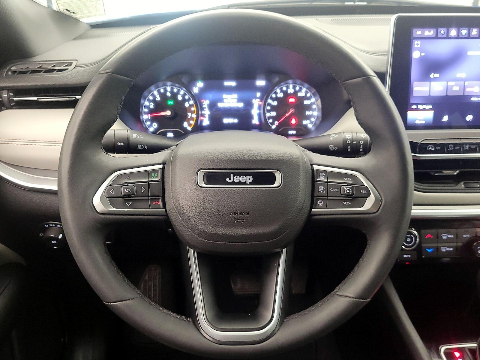 2025 Jeep Compass Limited - Photo 11
