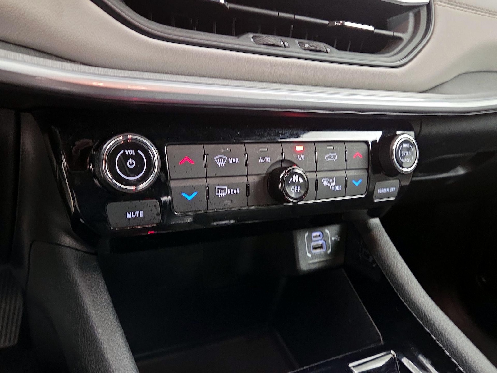 2025 Jeep Compass Limited - Photo 17
