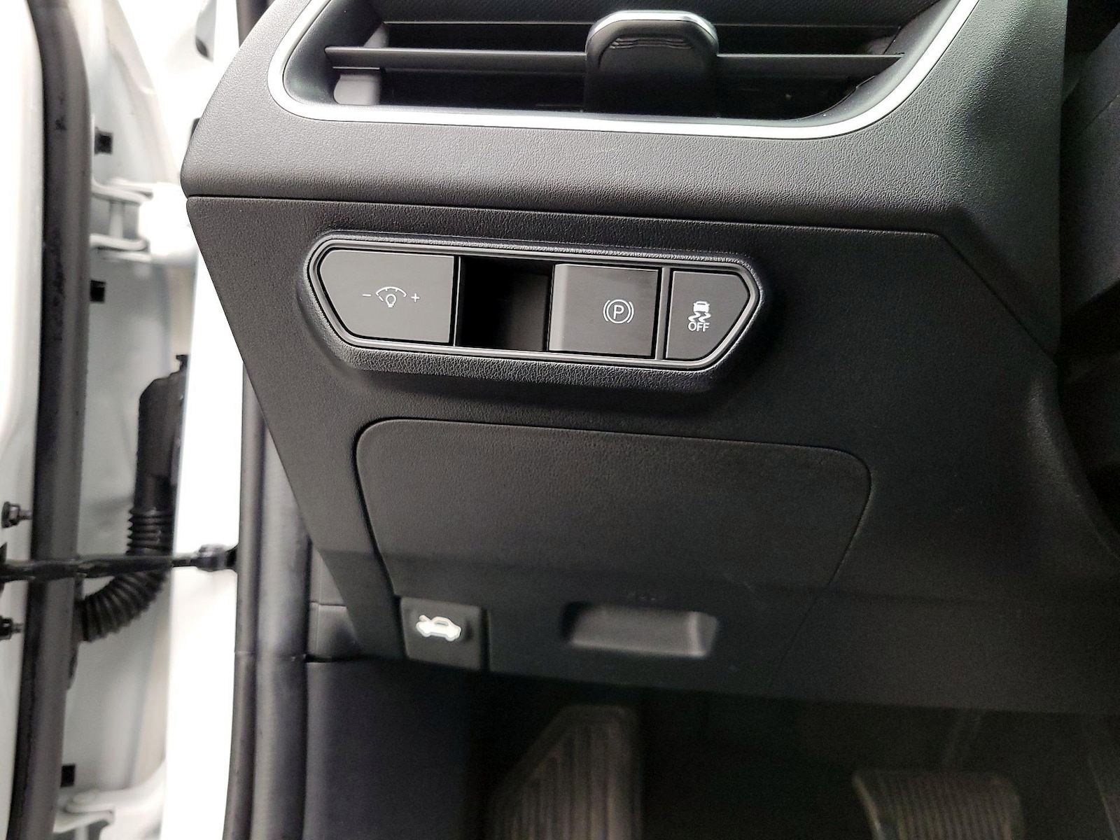 2025 Kia K4 LXS - Photo 14