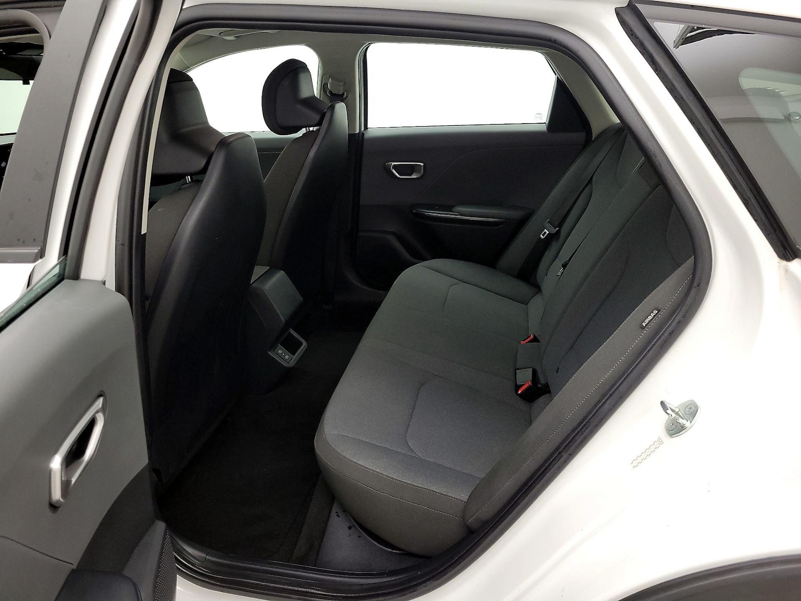 2025 Kia K4 LXS - Photo 20