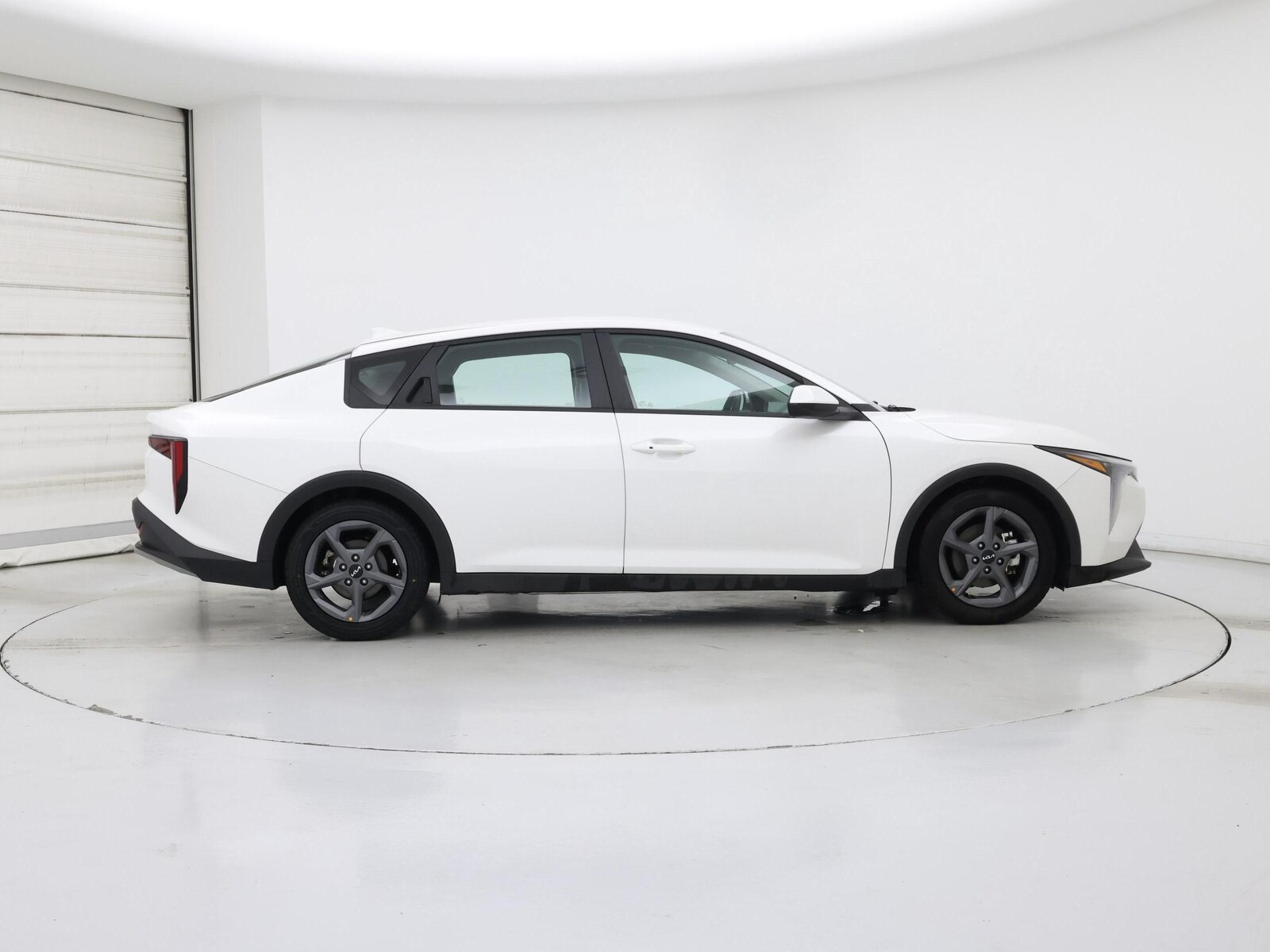 2025 Kia K4 LXS - Photo 8