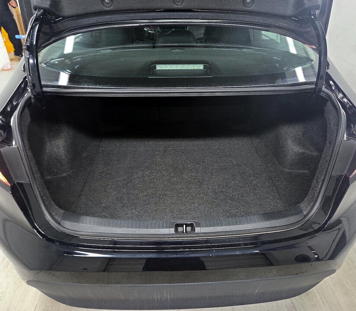 Trunk/Cargo (Seats Up)
