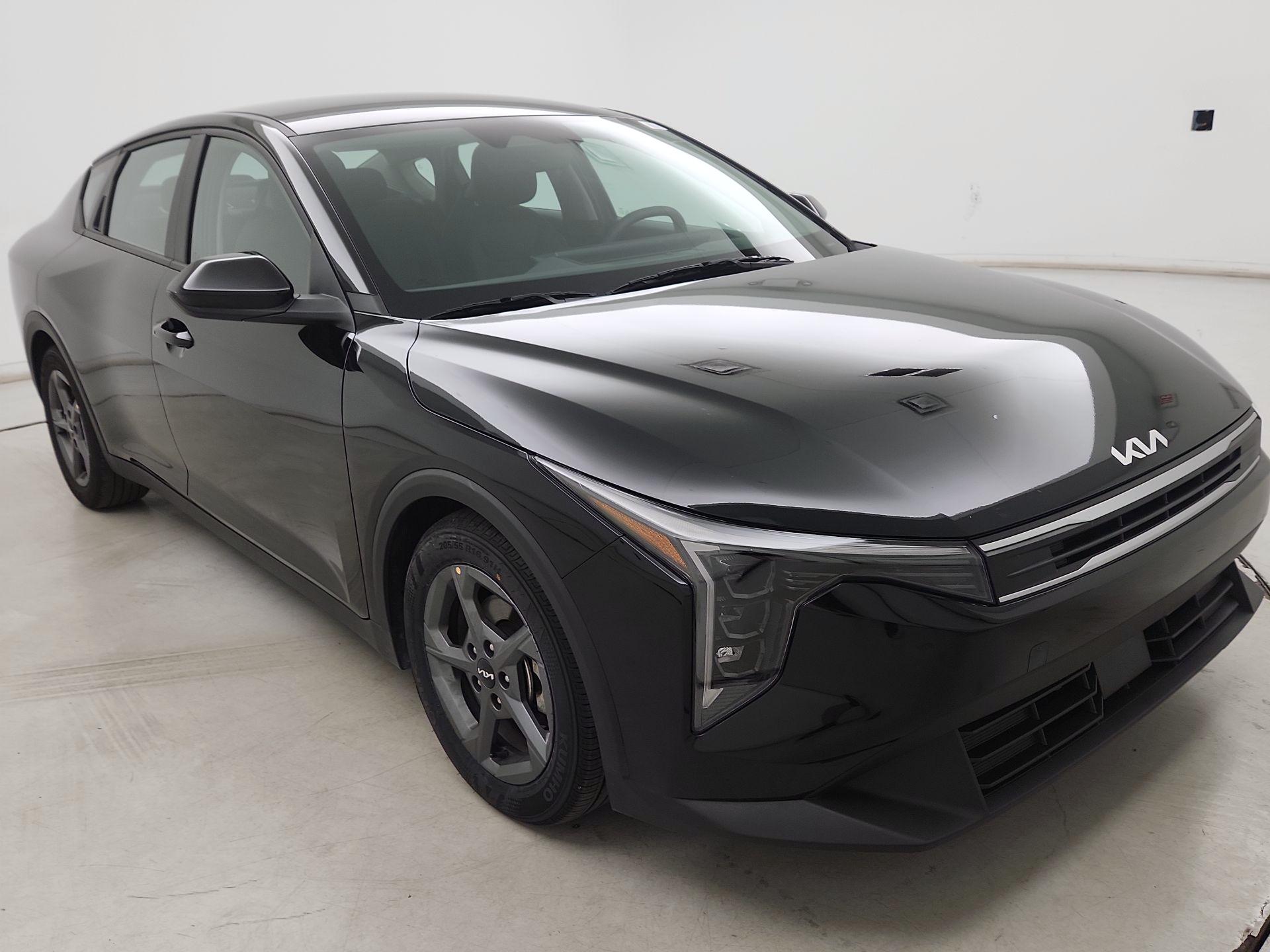 Black 2025 Kia K4 Sedan Front-Wheel Drive Automatic