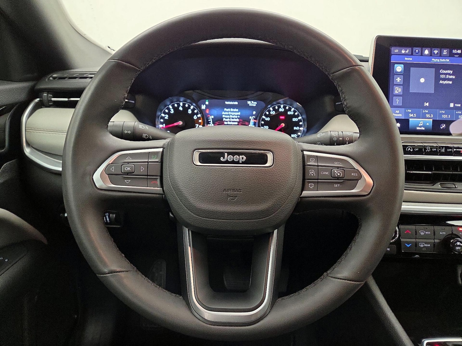 2025 Jeep Compass Limited - Photo 11