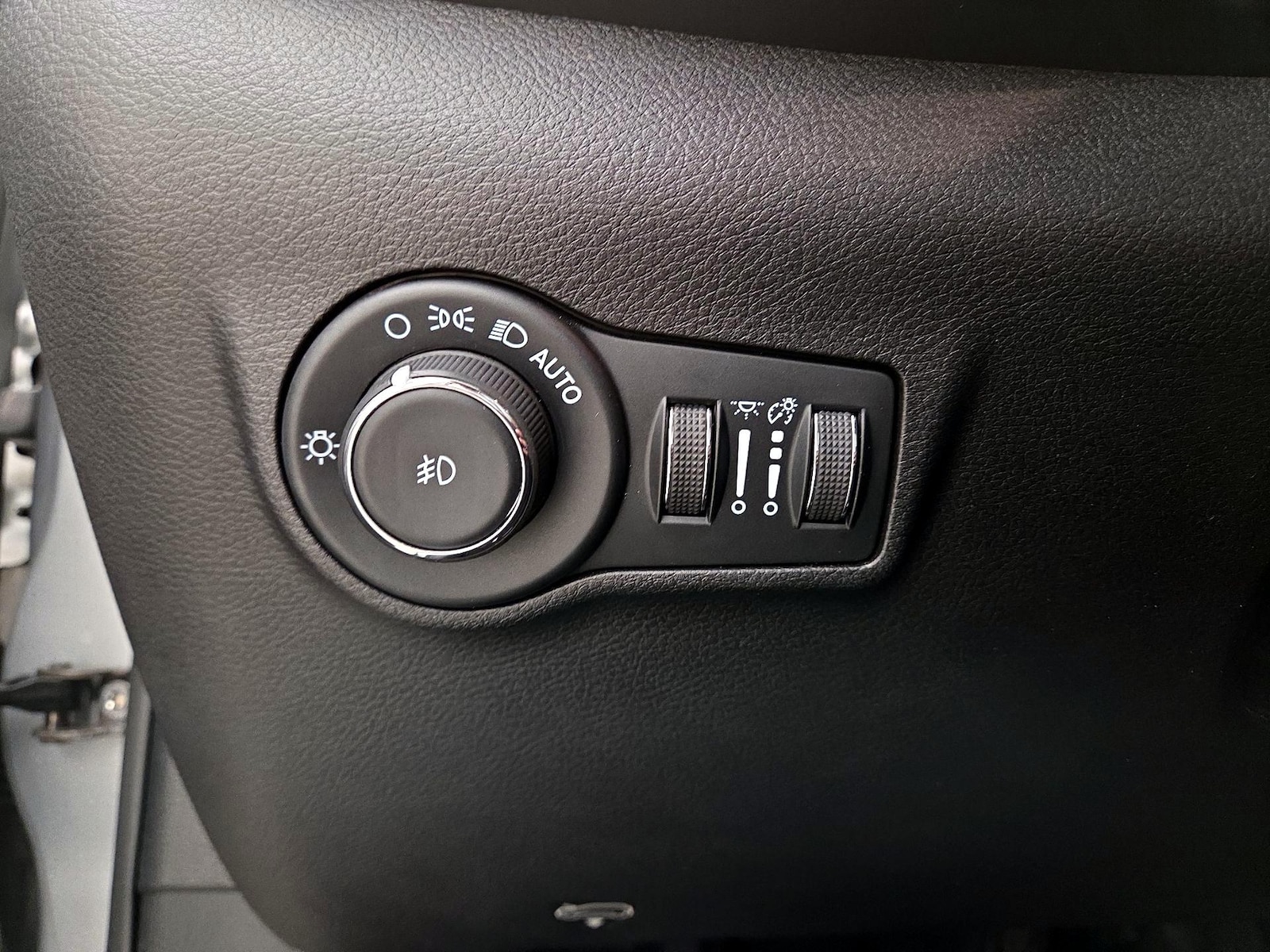 2025 Jeep Compass Limited - Photo 14