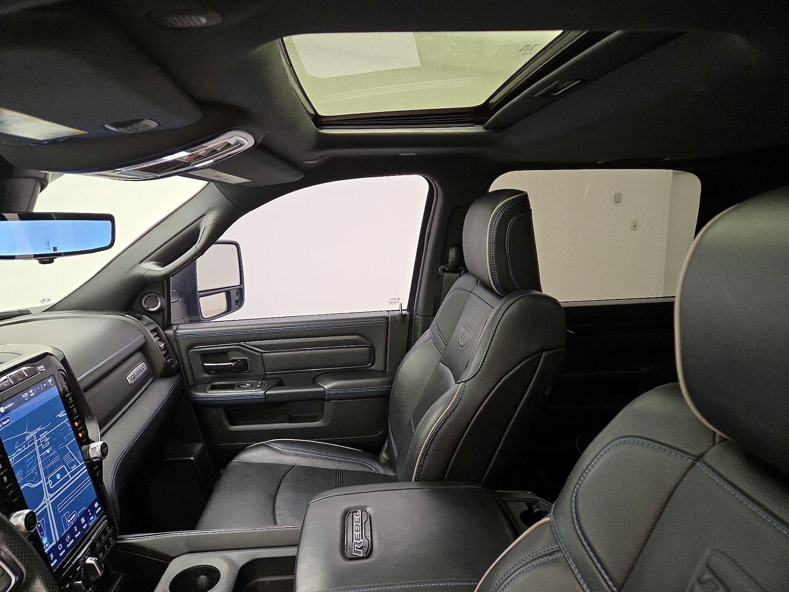 Sunroof(s) & Overhead Airbags