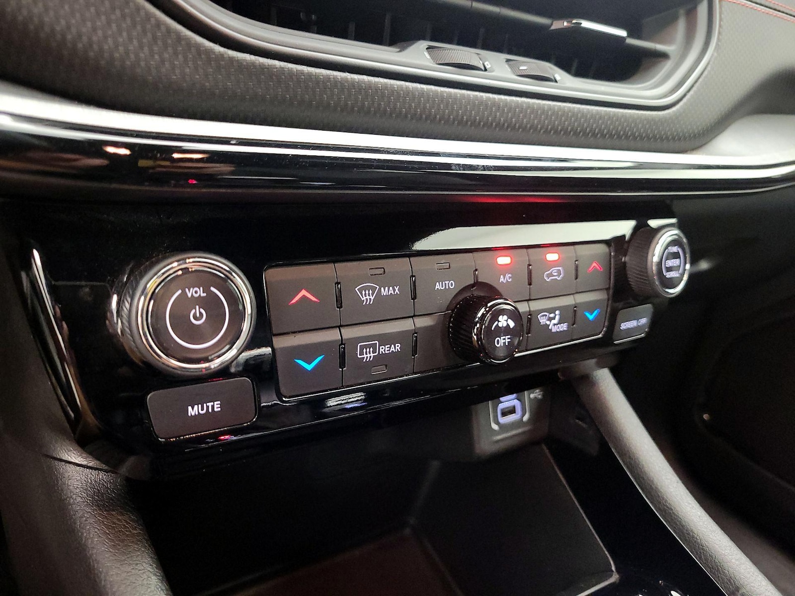 2025 Jeep Compass Trailhawk - Photo 17