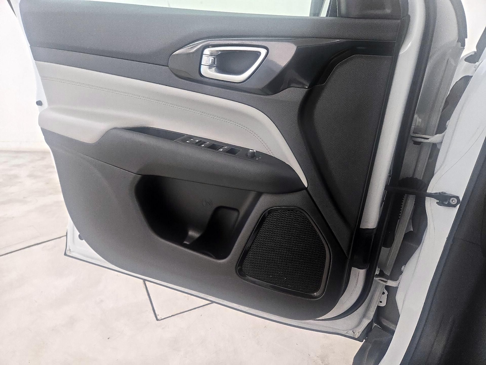 2025 Jeep Compass Limited - Photo 13