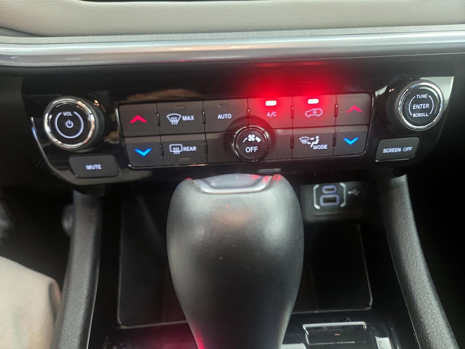 2025 Jeep Compass Limited - Photo 17
