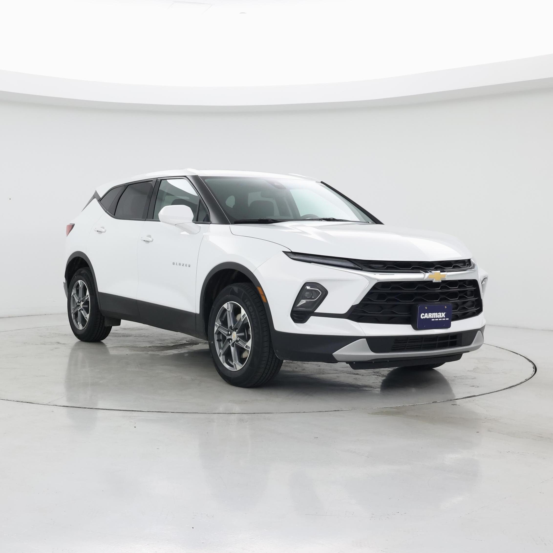 White 2025 Chevrolet Blazer SUV / Crossover  Automatic