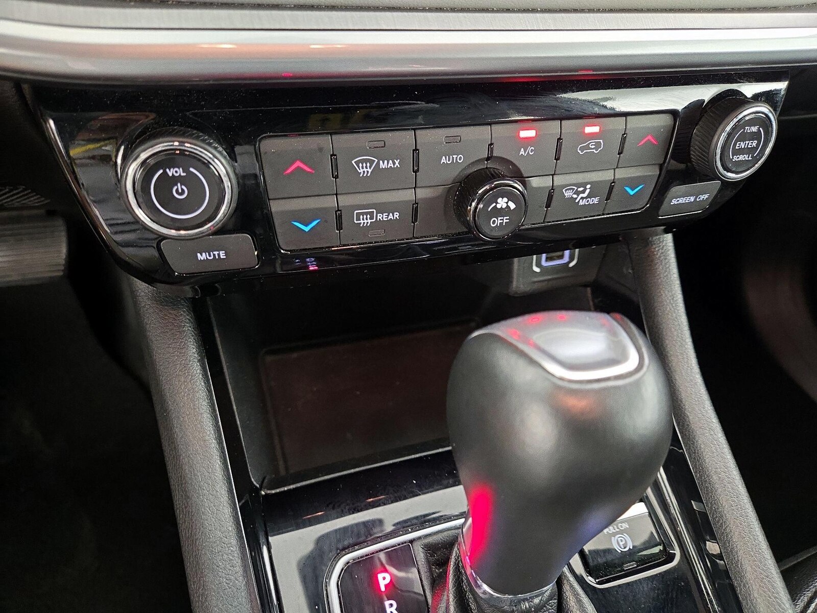 2025 Jeep Compass Limited - Photo 17