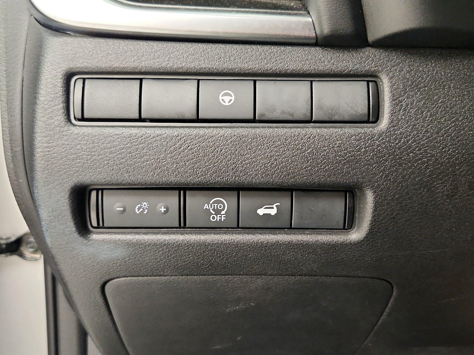 2025 Nissan Rogue SV - Photo 14