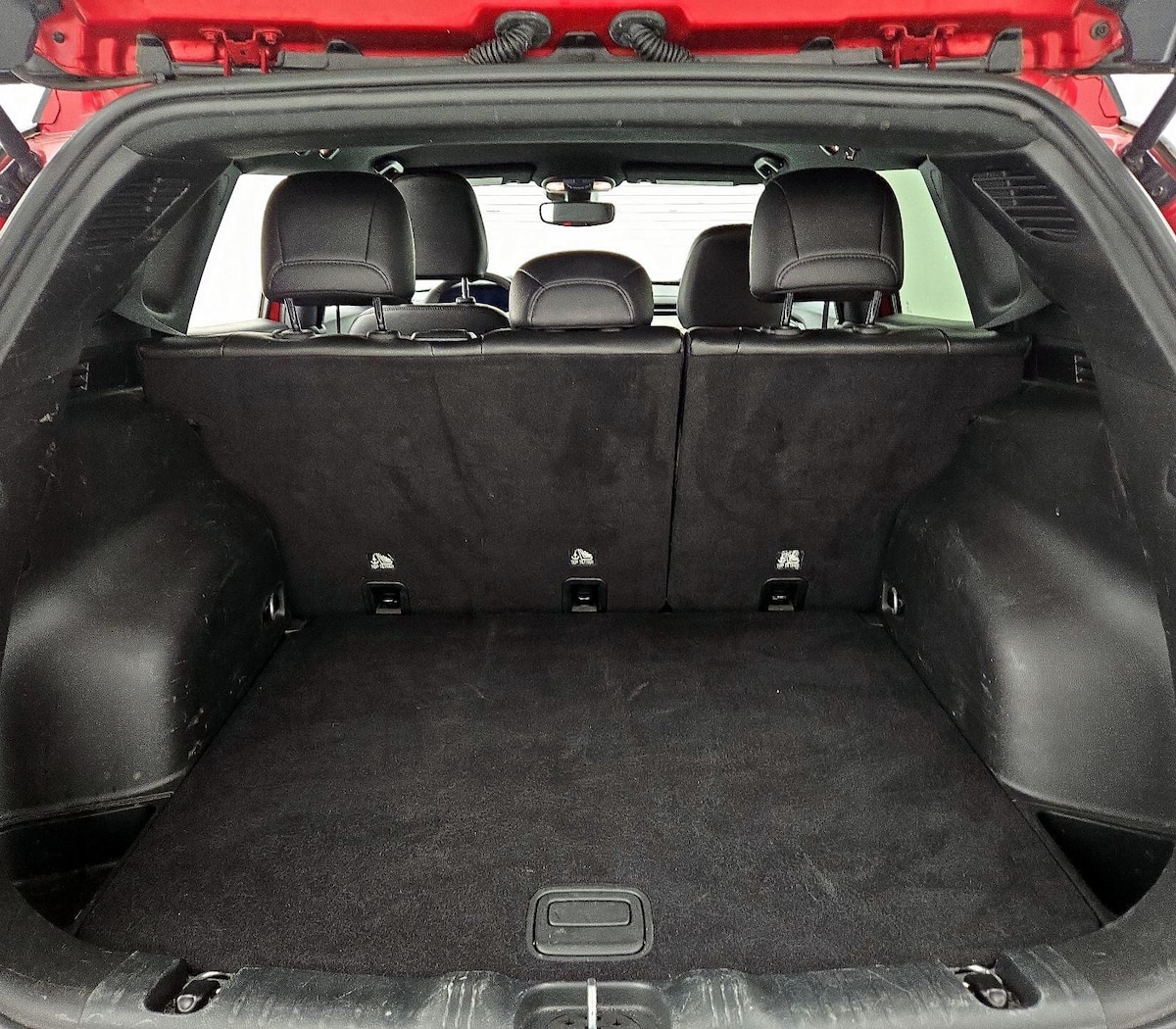 Trunk/Cargo (Seats Up)