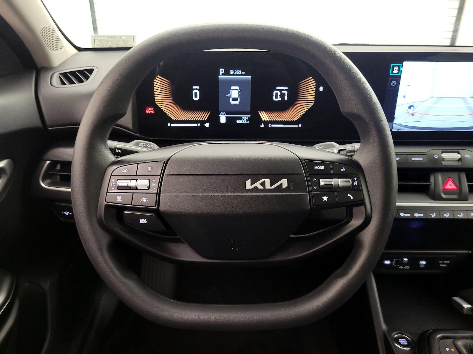 2026 Kia K4 LXS - Photo 11