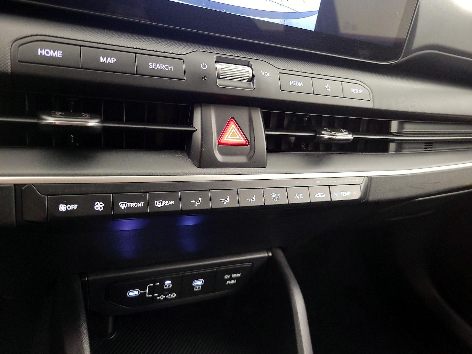 2026 Kia K4 LXS - Photo 17