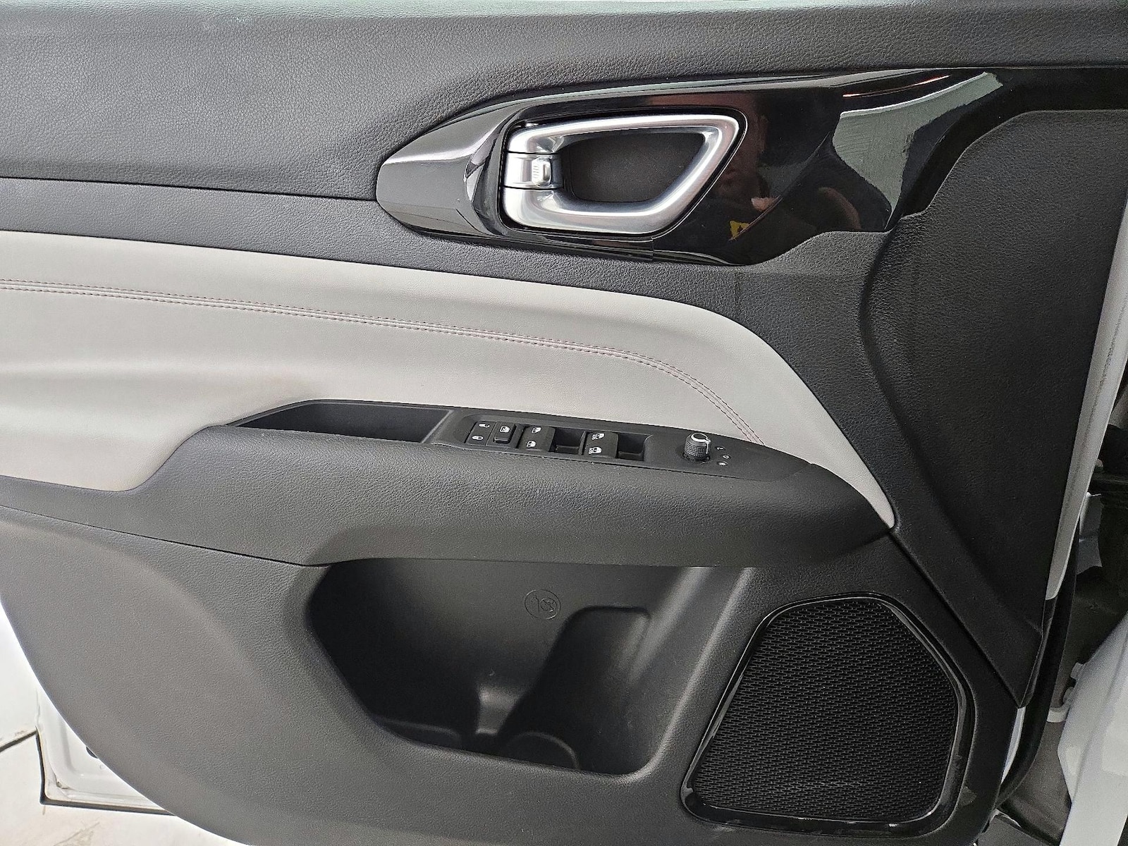 2025 Jeep Compass Limited - Photo 13