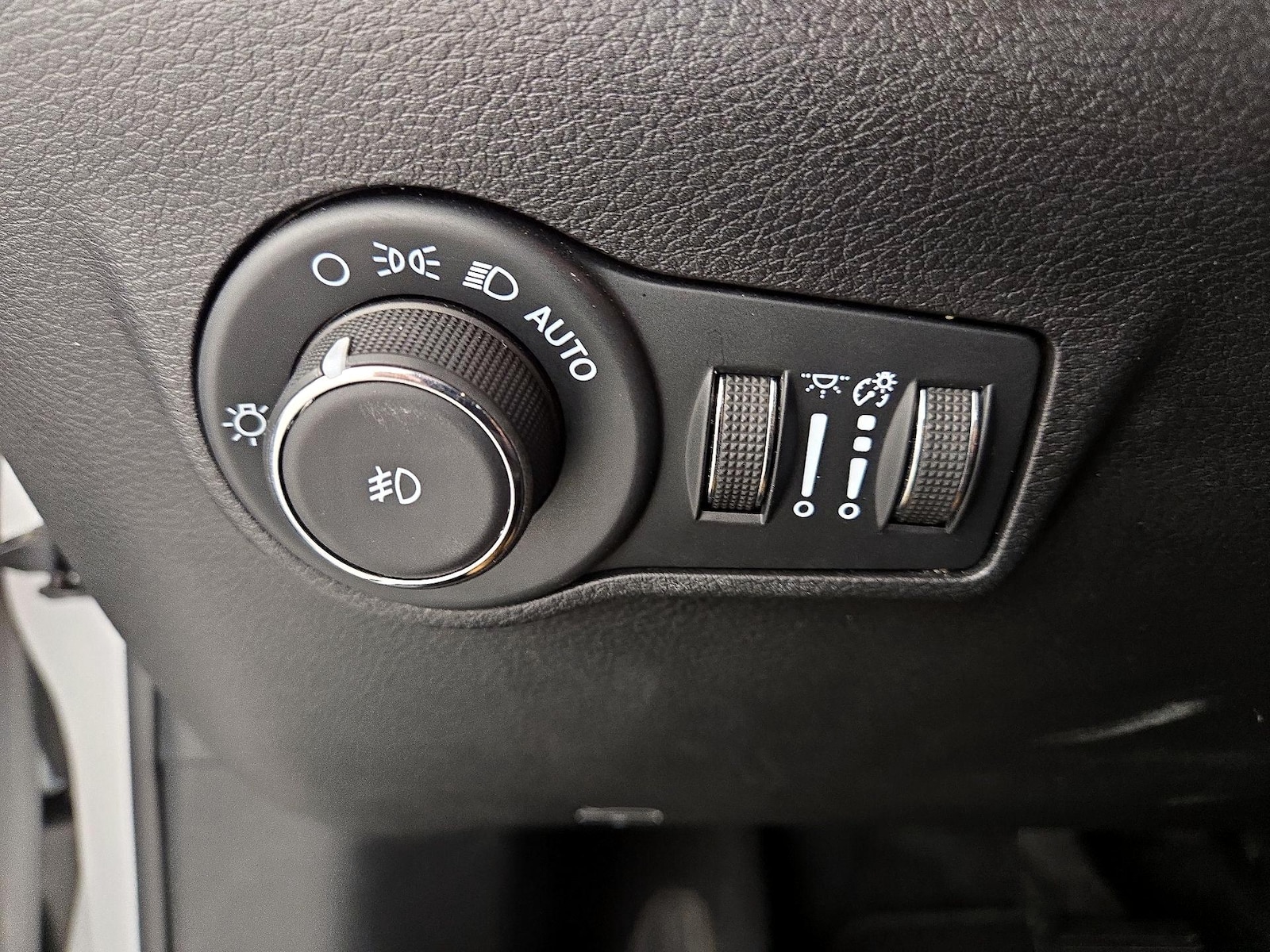 2025 Jeep Compass Limited - Photo 14