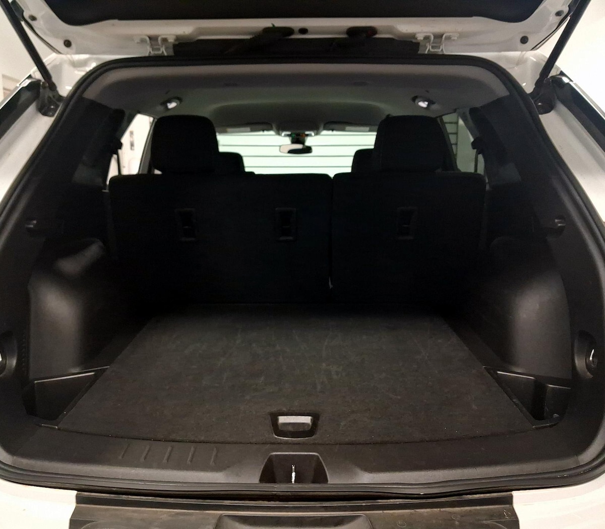 Trunk/Cargo (Seats Up)