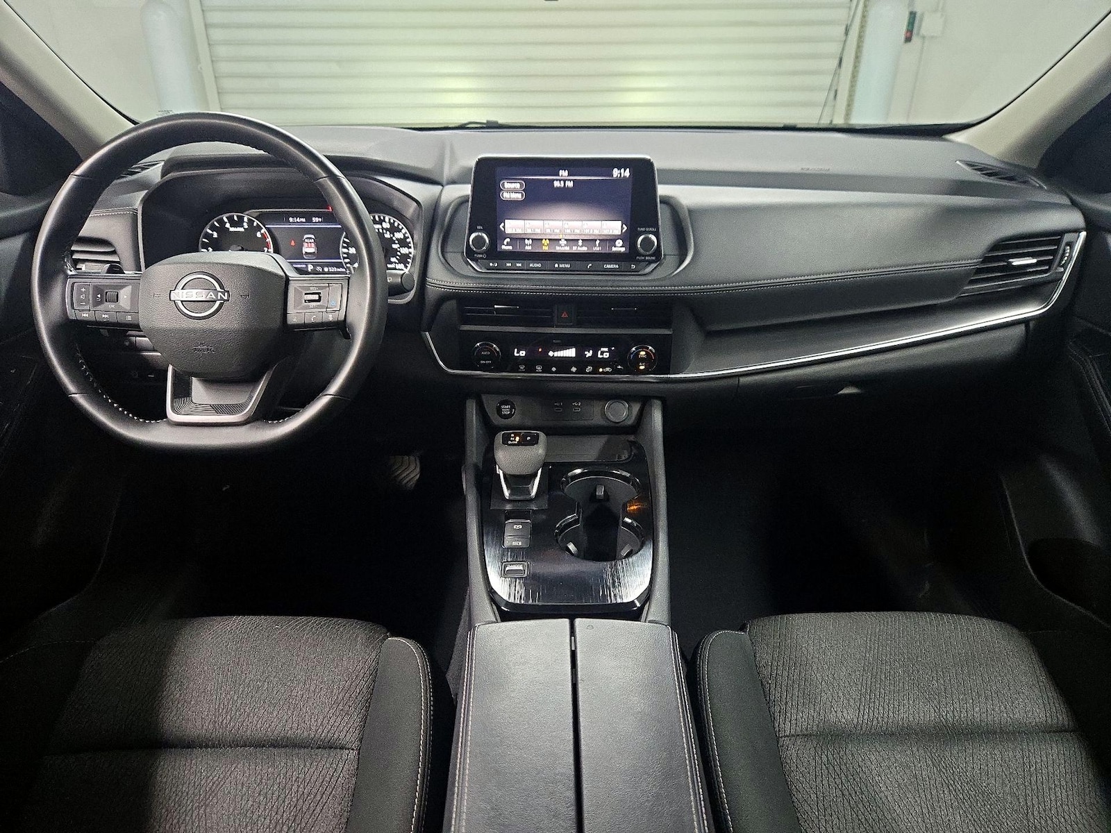 2025 Nissan Rogue SV - Photo 10