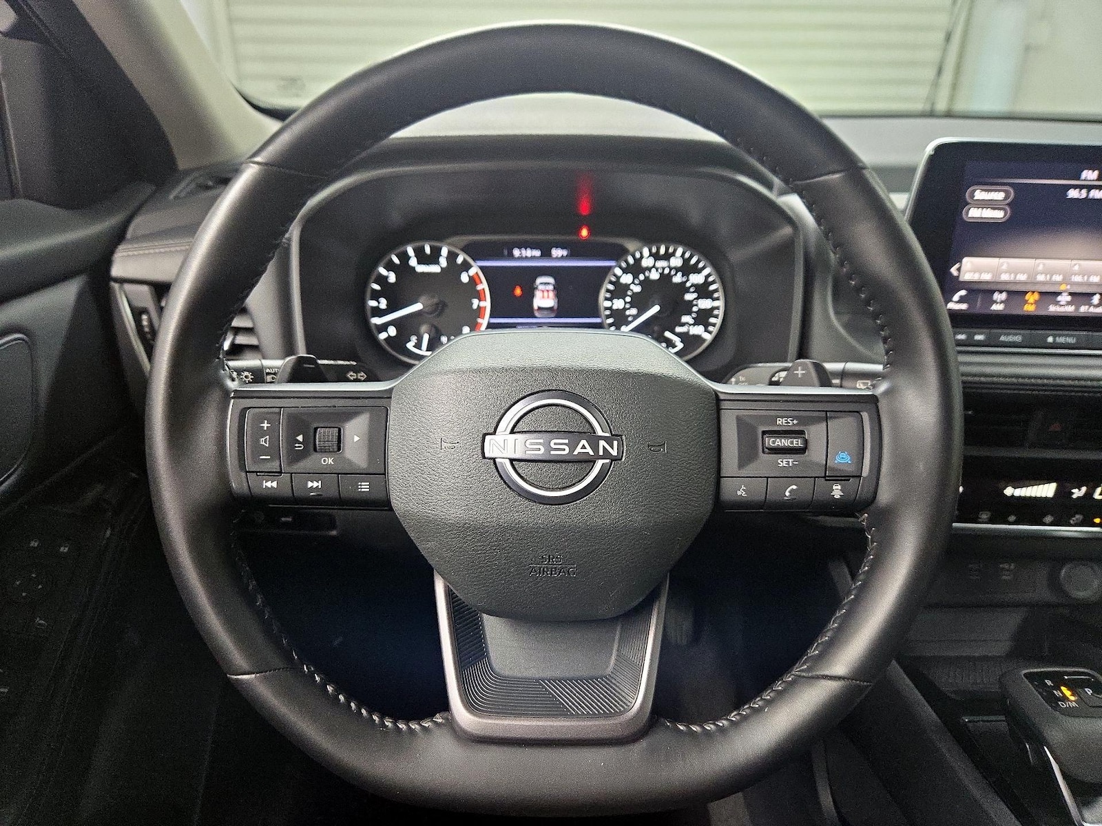2025 Nissan Rogue SV - Photo 11